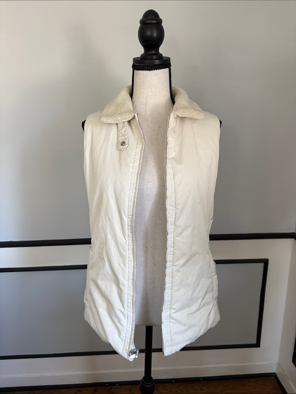 Banana Republic White Puffy Vest with Sherpa Collar